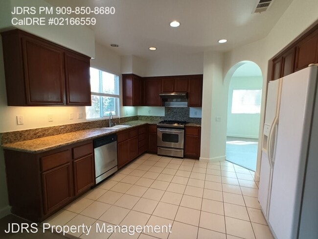 Building Photo - 3 br, 2.5 bath House - 2180 Bella Vista Way