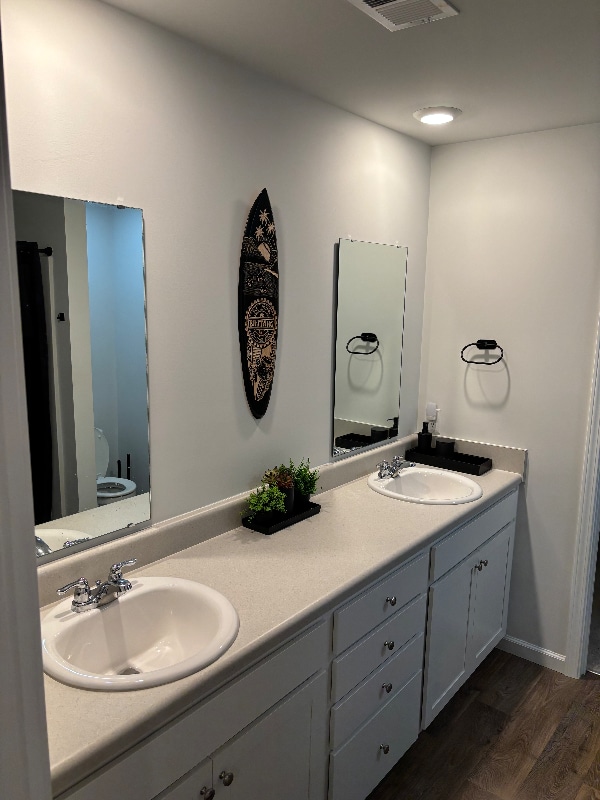 Foto del edificio - 125 E Sunrise Ln