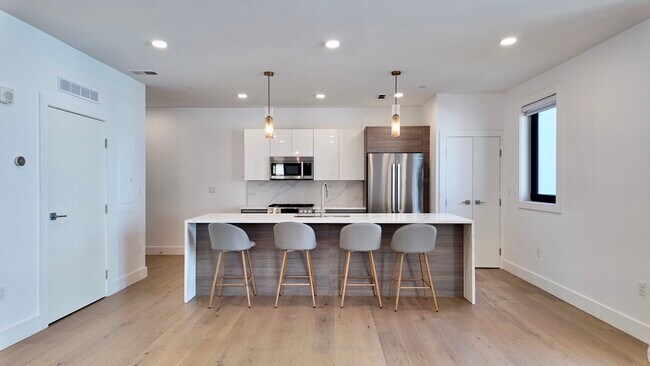 Foto del edificio - 30 Penniman Rd