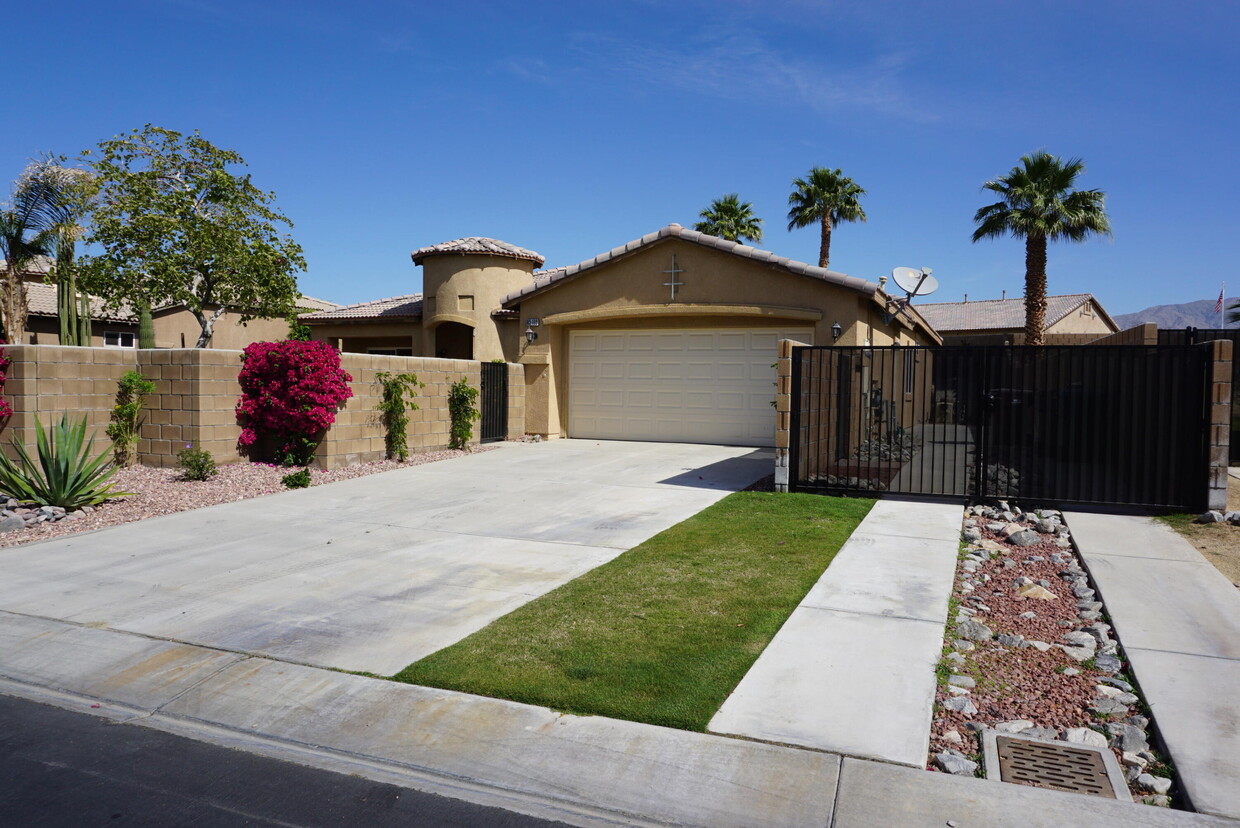 Primary Photo - 83160 Shadow Hills Way