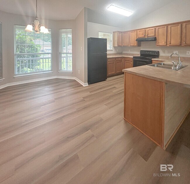 Foto del edificio - 11730 Madrone Ln