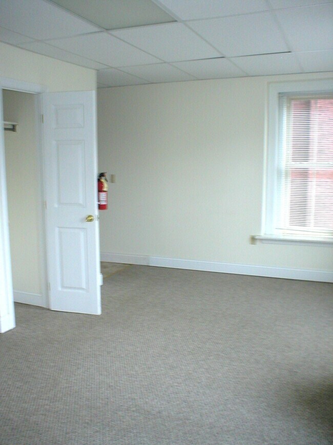 Foto del edificio - 725 W 3rd St