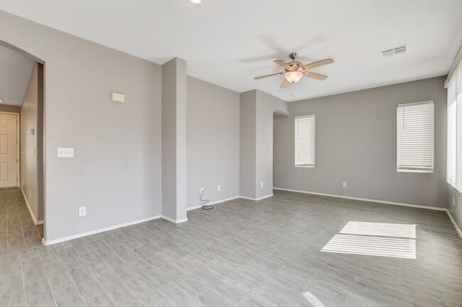 Building Photo - 4 Bedroom Home in the South West / 89139 Area