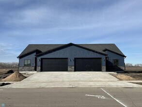Building Photo - 1510 6th Ave NE