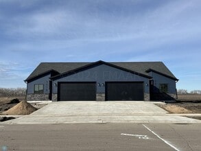 Building Photo - 1606 6th Ave NE