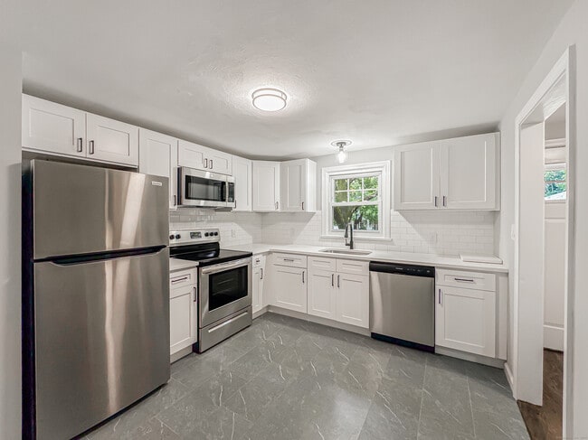 Building Photo - 85 Cold Spring Cir