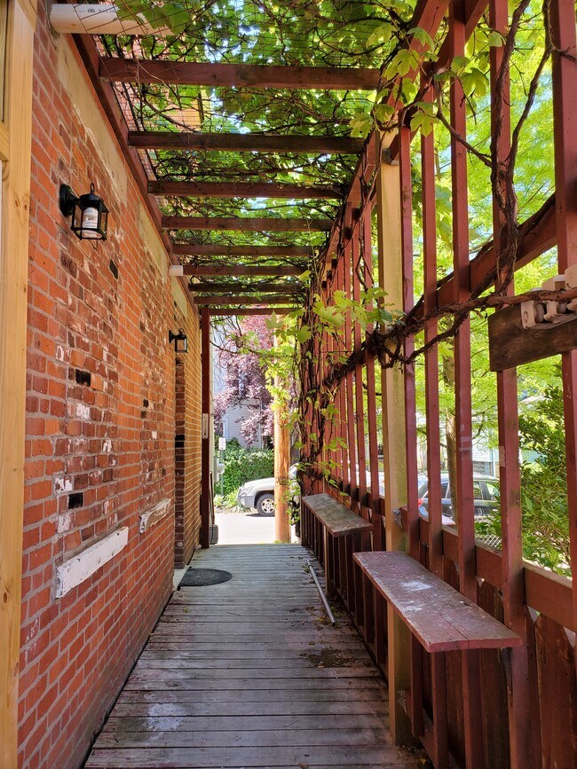 Deck - 987 Parsons Ave