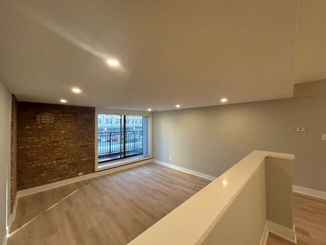 Foto del edificio - 1254 N La Salle Dr