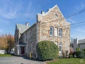 Building Photo - 300 Soundview Ave