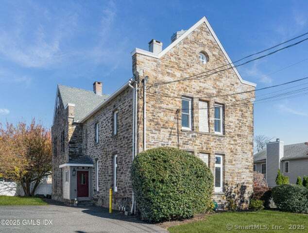 Primary Photo - 300 Soundview Ave