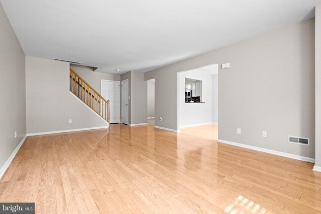 Building Photo - 3906 Grenwich Ln