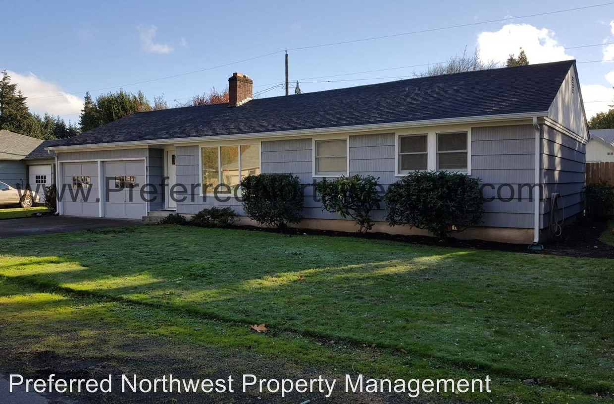 Primary Photo - 68 Greenleaf Ave