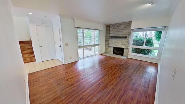 Foto del edificio - 5252 Charing Cross Rd