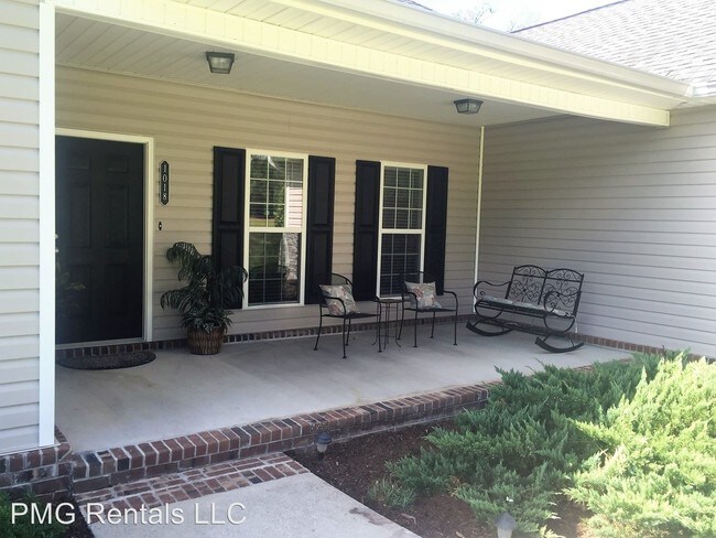 Foto del edificio - 1018 Golf Club Rd