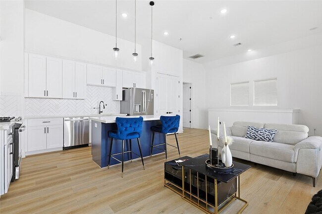 Foto del edificio - 107 W Whitney St