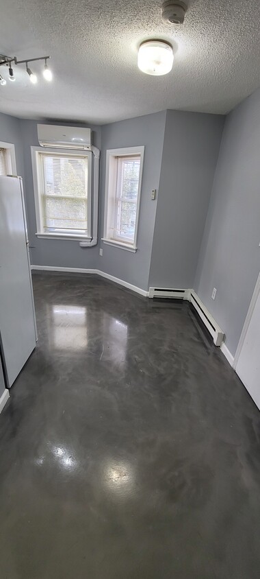 Building Photo - 332 49th St