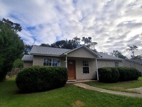 Building Photo - 1418 Glenda Dr