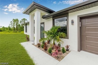 Building Photo - 633 Windermere Dr