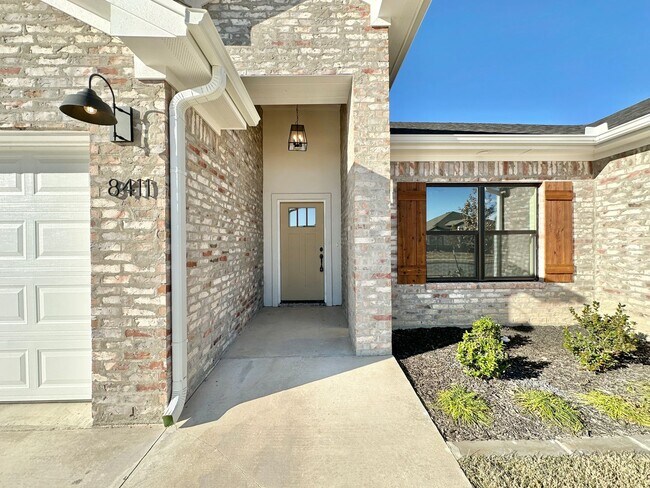 Foto del edificio - Viewable Now by Appointment Only!