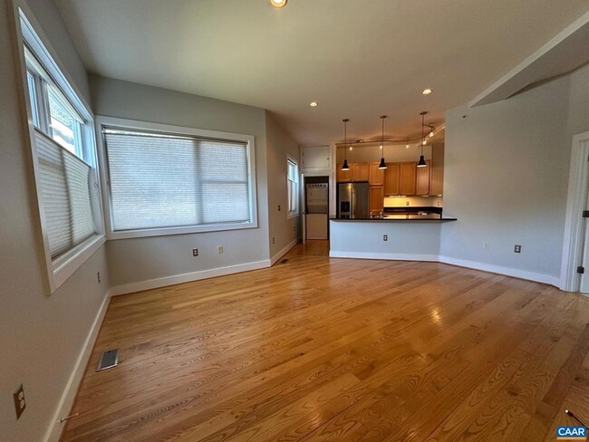 Building Photo - 215 5th St SW