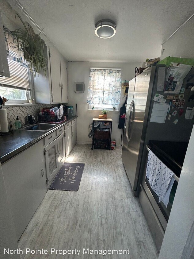 Primary Photo - 2 br, 1 bath House - 126 Roselawn Ave