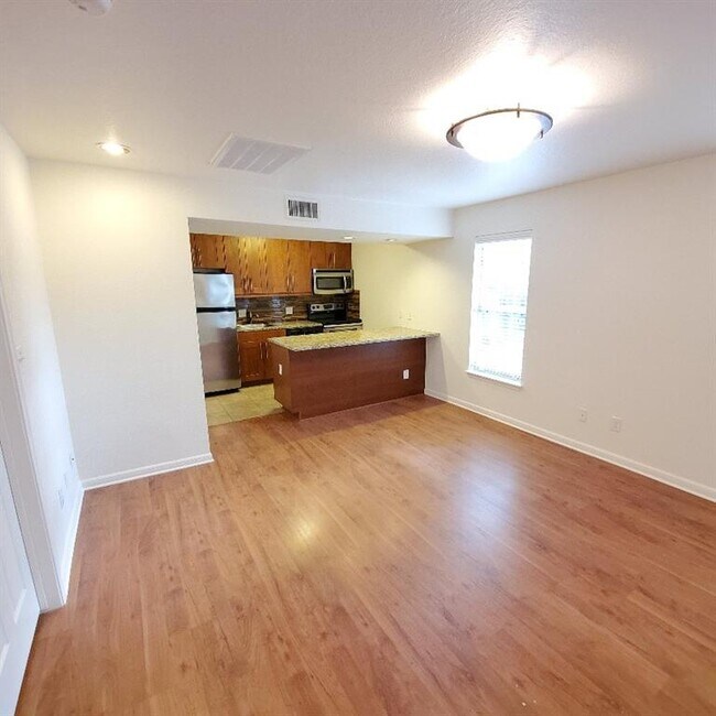 Foto del edificio - 7685 Northcross Dr