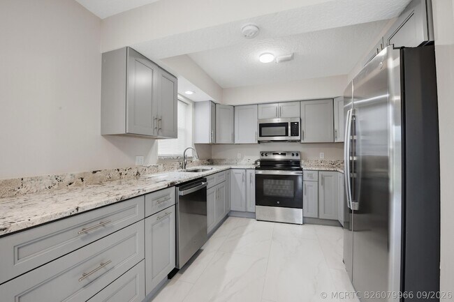 Building Photo - 1033 Goldenrod Rd