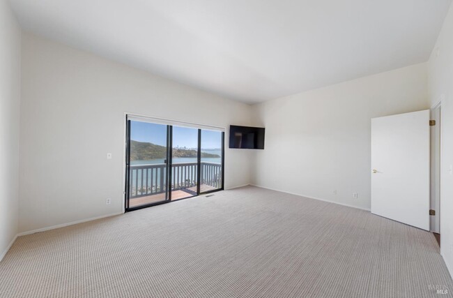 Foto del edificio - 500 Ridge Rd