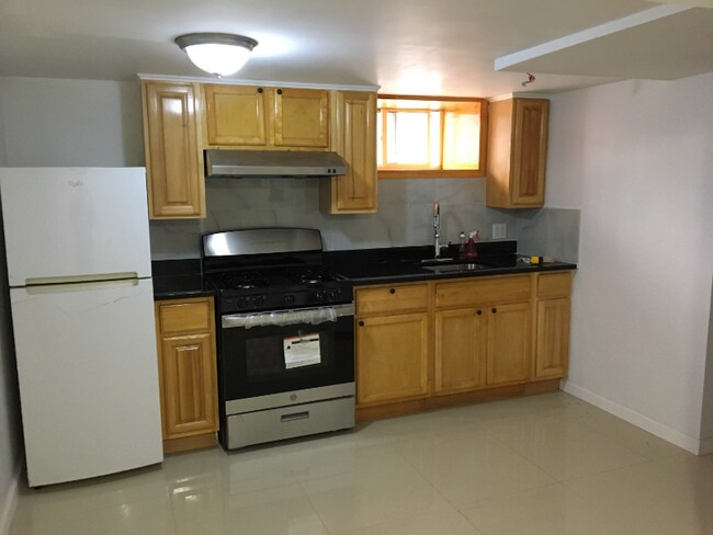 Foto del edificio - 2064 70TH St