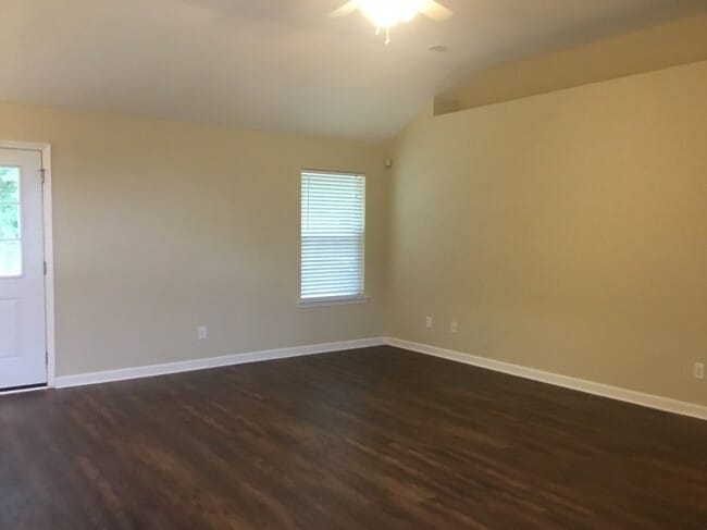 Building Photo - 134 Aquinnah Dr