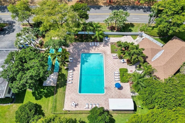 Building Photo - 2651 S Course Dr