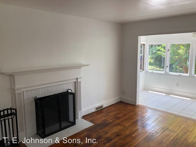 Building Photo - 3 br, 1 bath House - 711 Cliffside Terrace