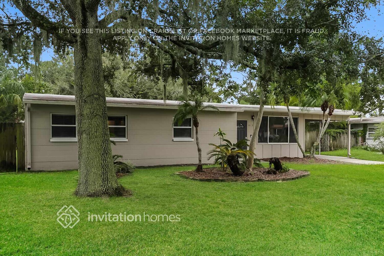 Foto principal - 813 E River Dr