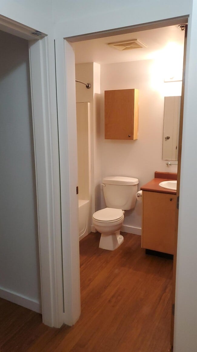 Building Photo - 238-238 Selby St