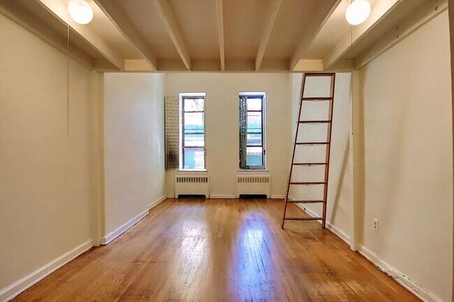 Foto del edificio - 206 East 70th Street