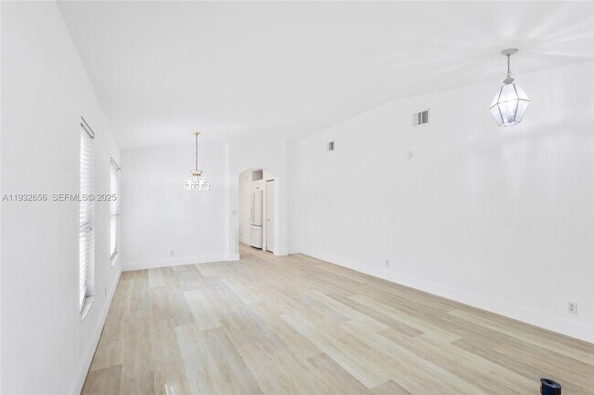 Foto del edificio - 1050 SW 164th Ave