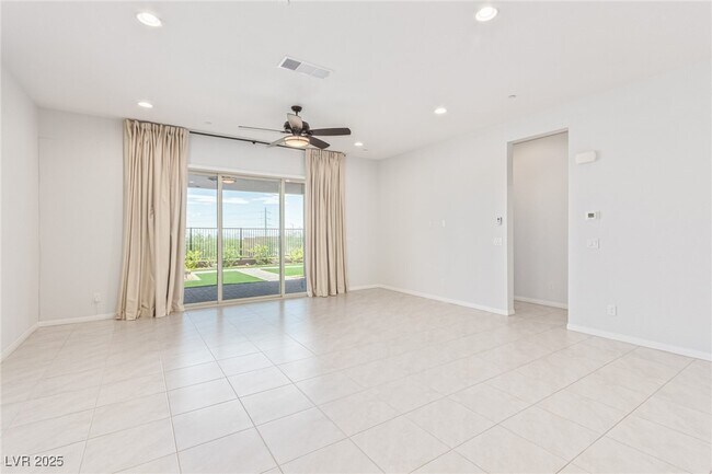 Foto del edificio - 298 Nine Mile Creek Dr