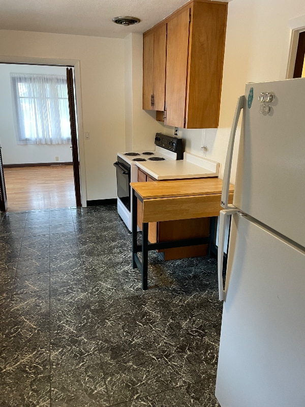 Building Photo - 38850 Pleasant St