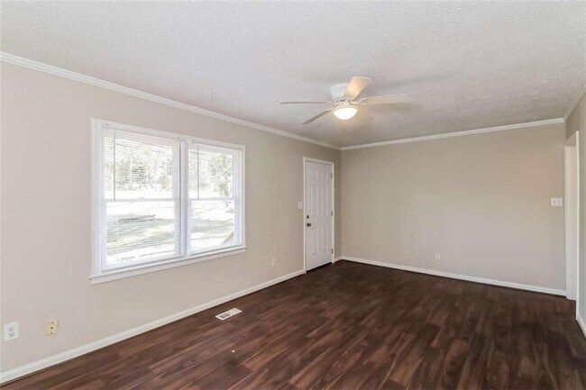 Building Photo - 3535 S Cobb Dr SE