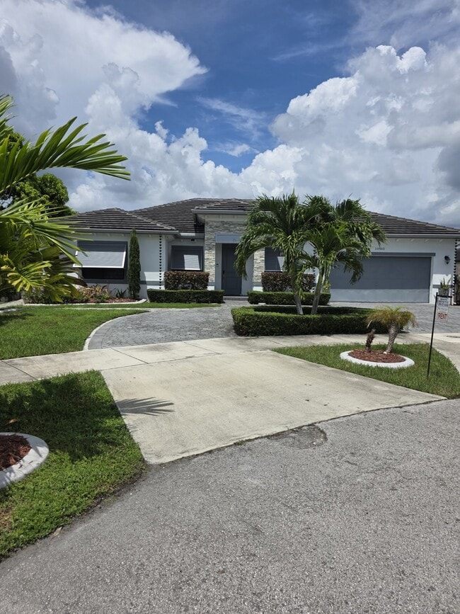 Building Photo - 10965 SW 169th Ter