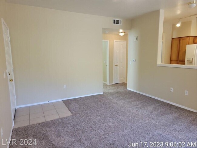 Foto del edificio - SW 1ST FLOOR UNIT!!