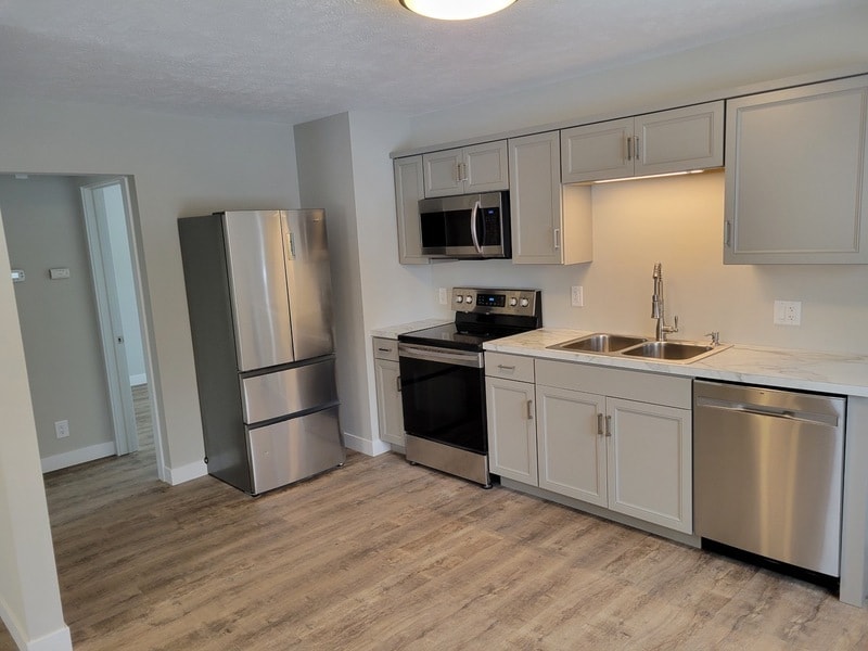 380 N Ottawa St, Zeeland, MI 49464 Condo for Rent in Zeeland, MI