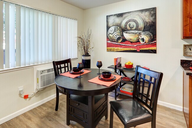 Foto del edificio - Tanglewood Apartments