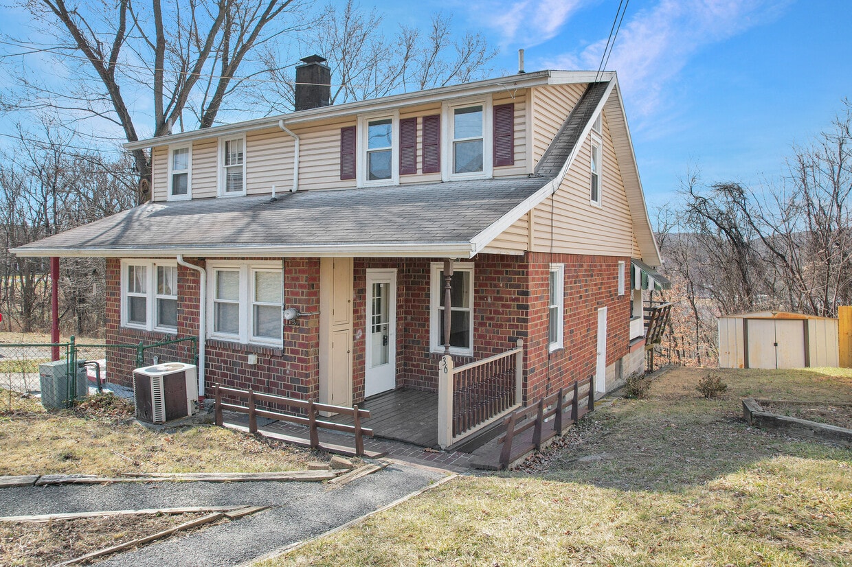 Primary Photo - 36 Hawthorne Ave