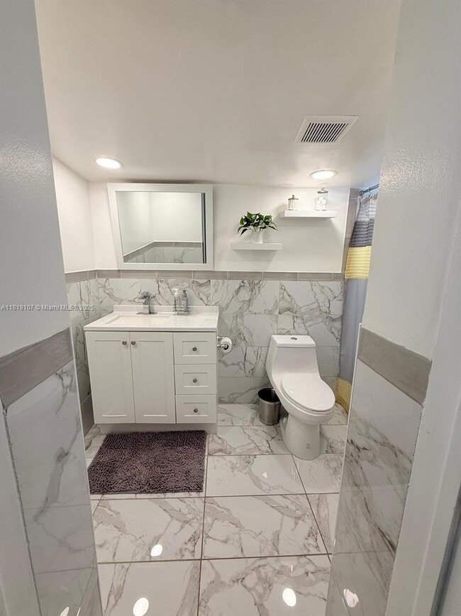 Foto del edificio - 7643 Miramar Pkwy