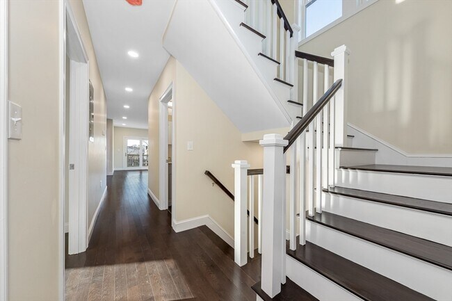 Foto del edificio - 62-64 Bradbury Ave