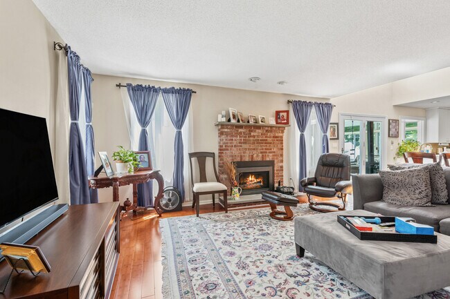 Foto del edificio - 54 Jennifer Rd