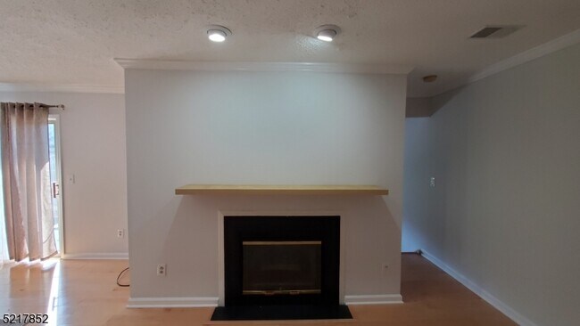 Building Photo - 31 Colton Cir