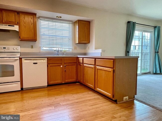 Building Photo - 1 Greystone Pl