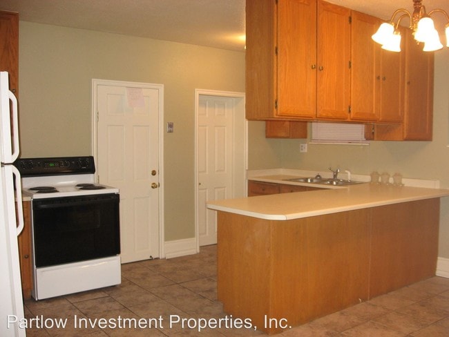 Building Photo - 1848 S 1100 E